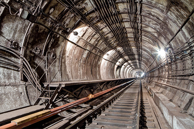 トンネル Tunnel 語源由来辞典